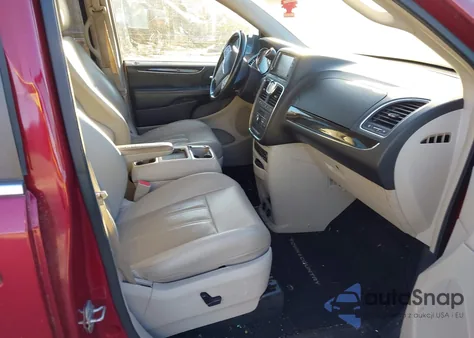 2013 Chrysler Town & Country Touring-L z USA, uszkodzony, nr VIN 2C4RC1CG2DR531905